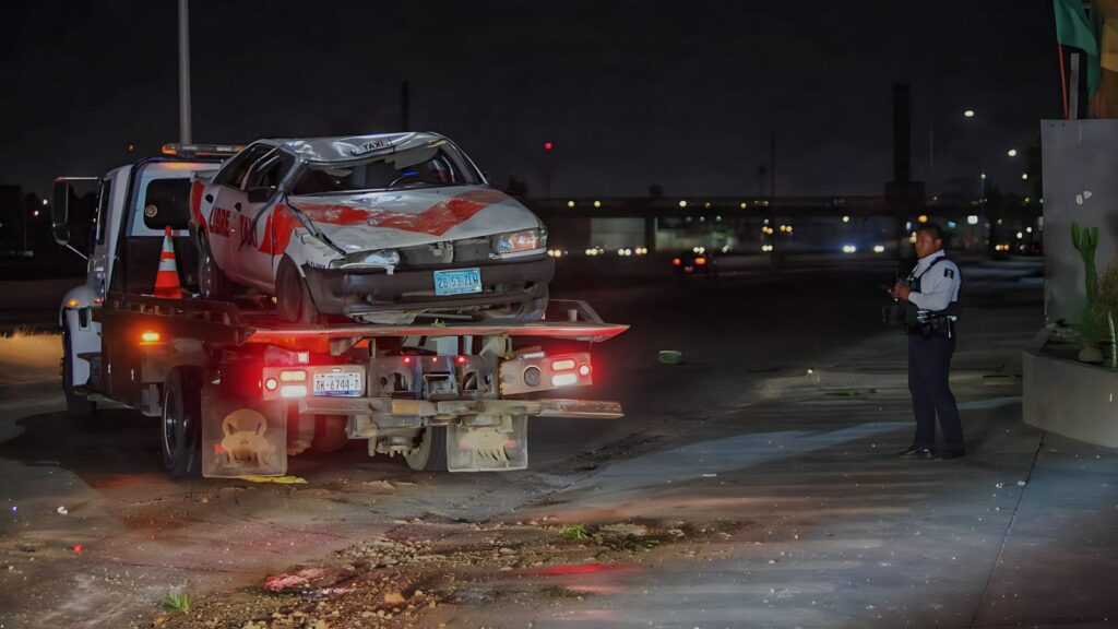 Taxista Vuelca Por Conducir A Exceso De Velocidad En V A R Pida