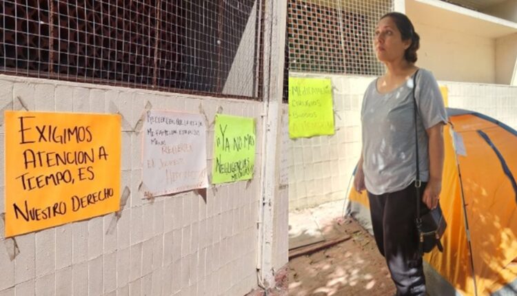 Manifestante Lleva M S De Un Mes En Huelga De Hambre Afuera Del Imss En