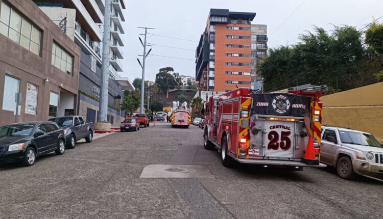 Muere trabajador edificio limpiaba vidrios5