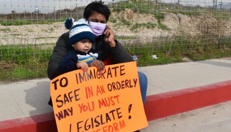 Manifestación Migrantes consulado EU4