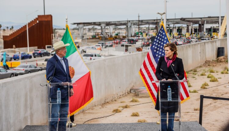 Ken Salazar y Marina del Pilar Garita Mexicali