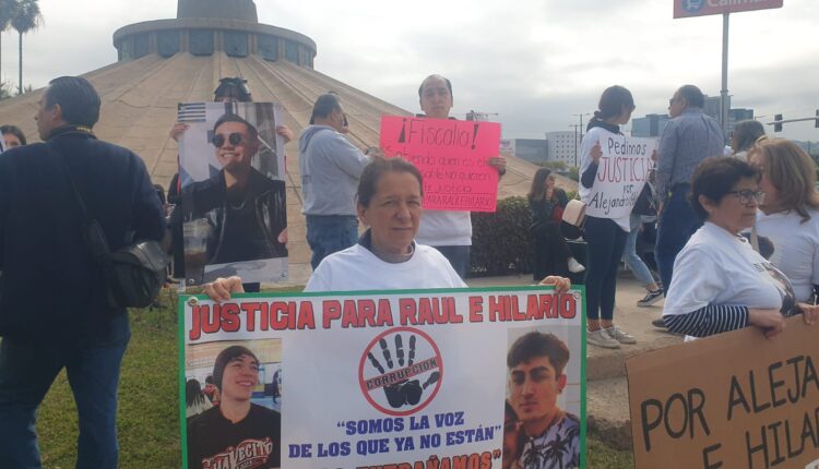 Manifestación, familiares, Raúl Valenzuela, accidente plaza Las Torres