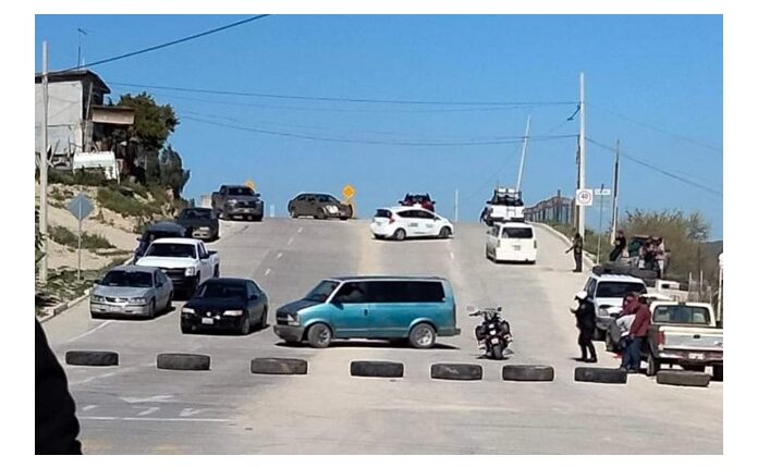 Bloqueo carretera Tijuana-Tecate