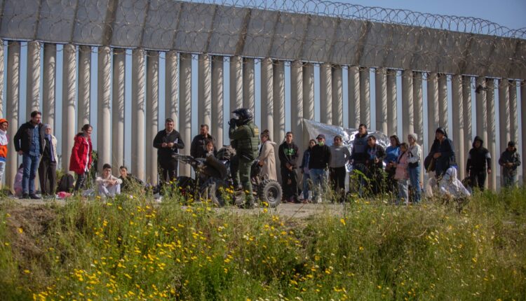 Migrantes, muro fronterizo 10