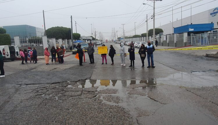 Protesta, vecinos Otay, baches