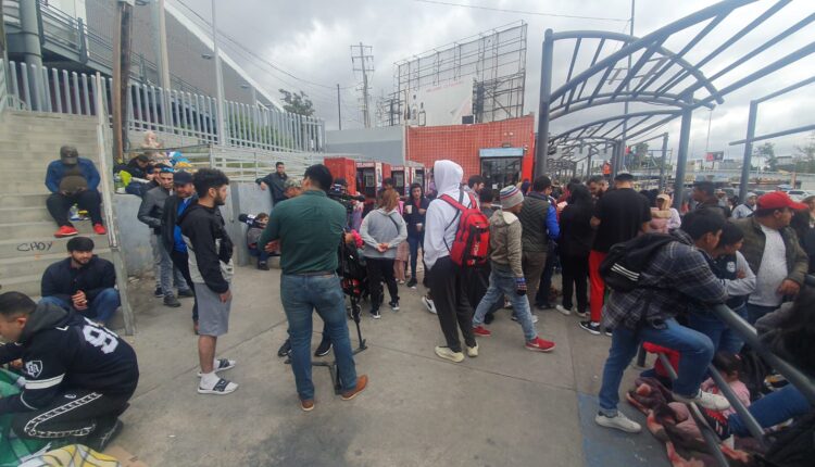 Migrantes Garita San Ysidro 1