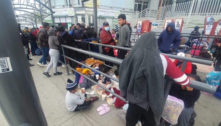 Migrantes Garita San Ysidro 4