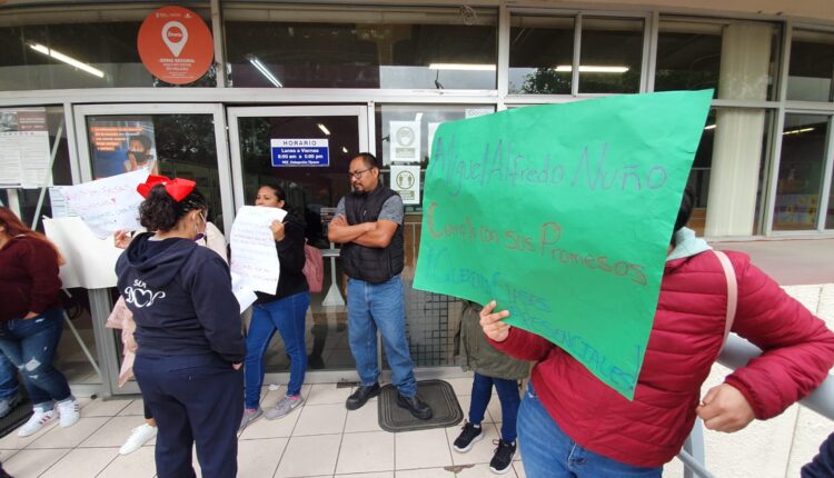 Protesta SE Tijuana, padres de familia, maestros 5