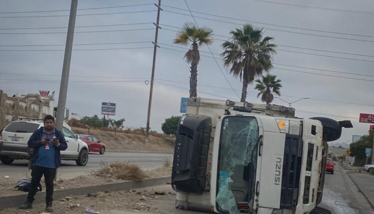 Accidente, camión, Vía Rápida Oriente (2)