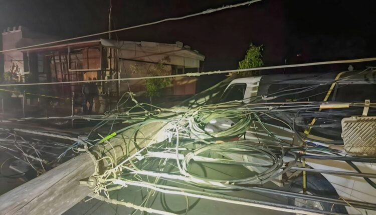 Accidente vial, Terrazas del Valle, poste (2)