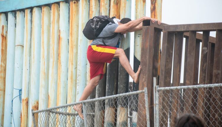 Migrantes, muro fronterizo, Playas de Tijuana4