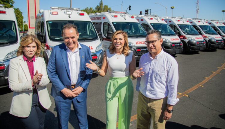 Gobierno Estatal entrega de ambulancias 1