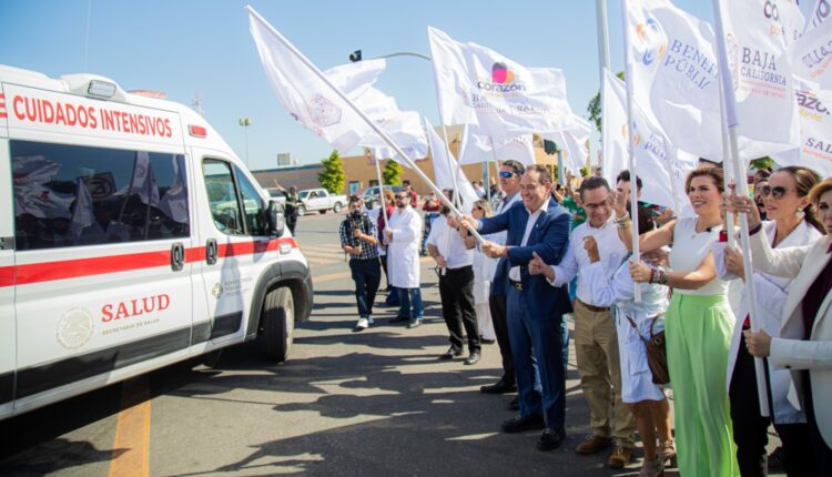 Gobierno Estatal entrega de ambulancias