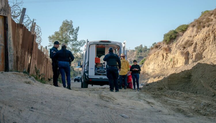 Hombre brazos cercenados