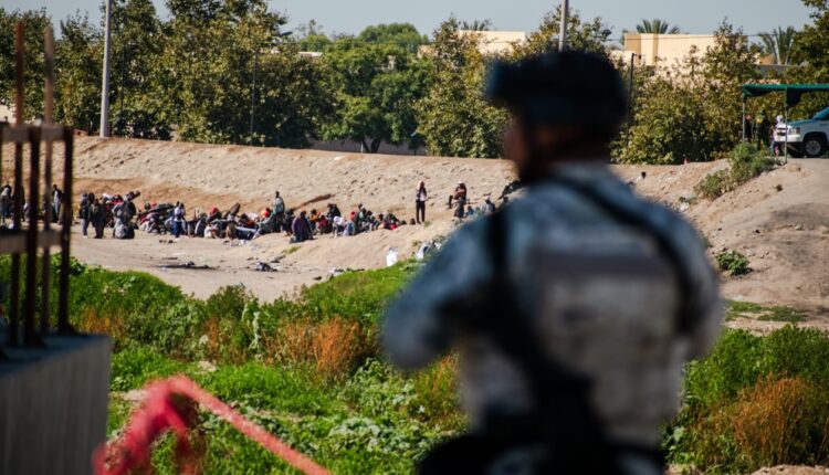 Migrantes canalización Río Tijuana 2