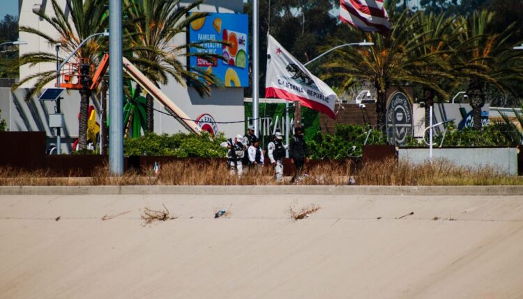 Migrantes canalización Río Tijuana 5