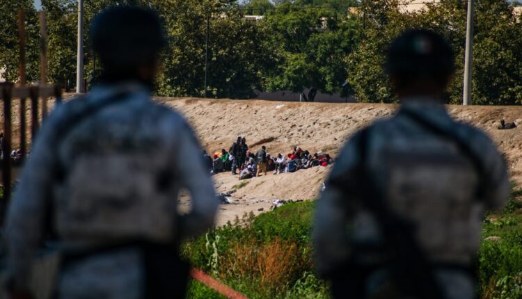 Migrantes canalización Río Tijuana 7