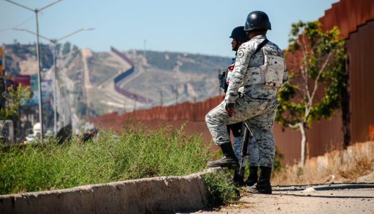 Migrantes canalización Río Tijuana 8