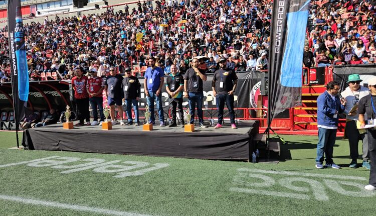 Deporte, estadio Caliente, trabajadores1