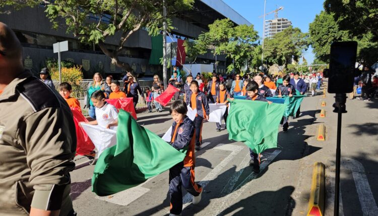 Desfile Cívico – Deportivo 4