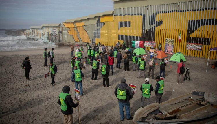 Manifestación Muro Playas de Tijuana 1