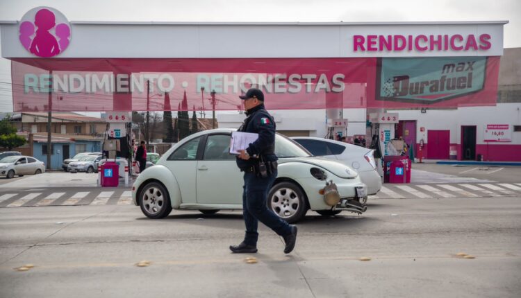 Choque, taxi, calzada Tecnológico2