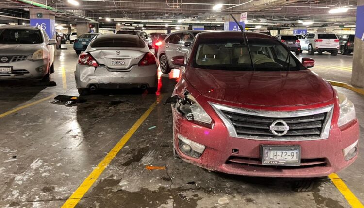 Robo estacionamiento Plaza Península