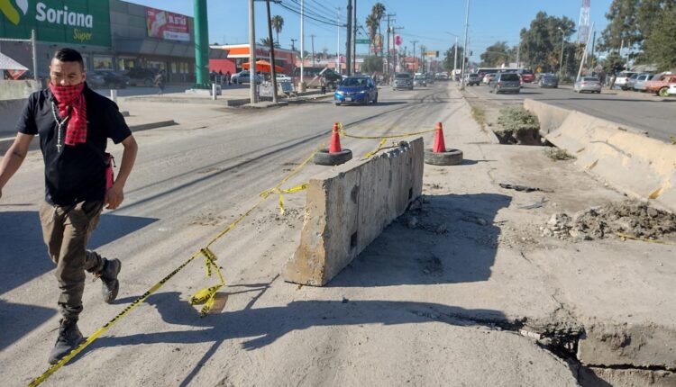 Socavón bulevar Díaz Ordaz 1