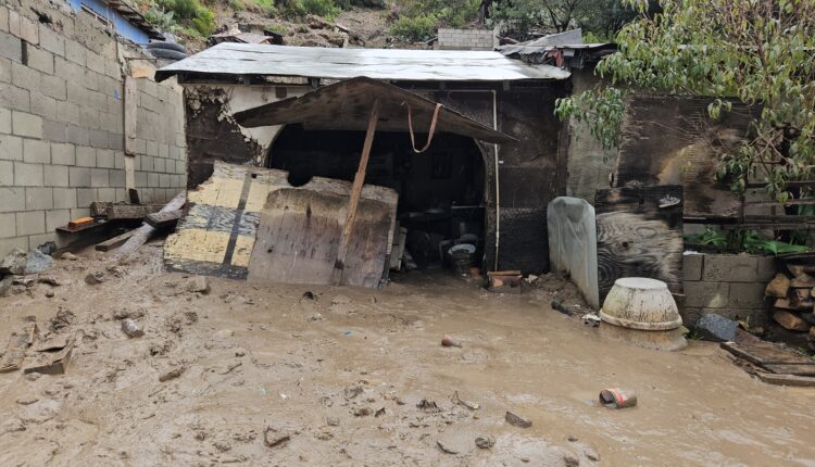 Afectados, deslizamiento de ladera, colonia Artesanal10