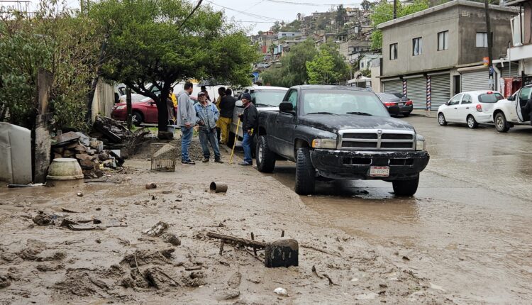 Afectados, deslizamiento de ladera, colonia Artesanal3