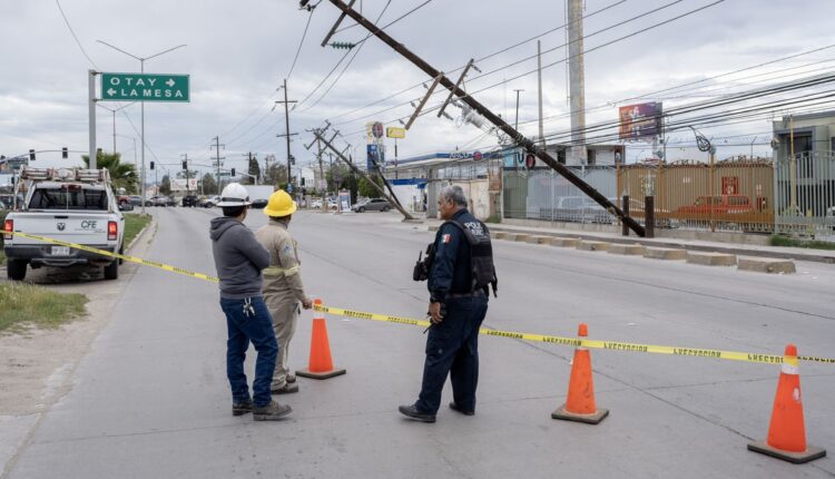 Postes de luz bulevar Benítez 1