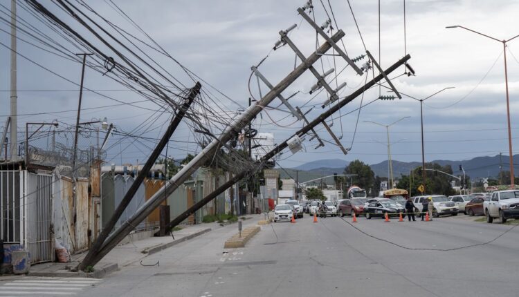 Postes de luz bulevar Benítez