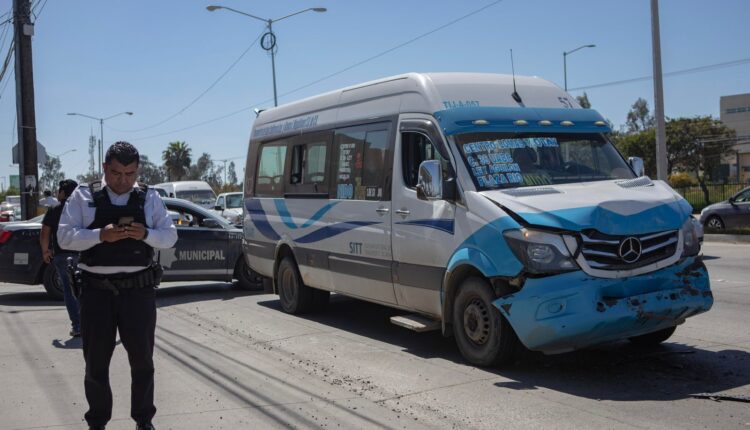 Choque transporte público Otay