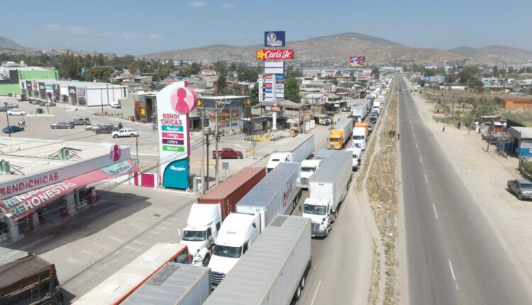 Cierre Carretera Libre Tijuana-Tecate 1