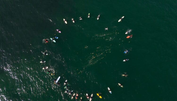 HOMENAJE A SURFISTAS ASESINADOS (4)