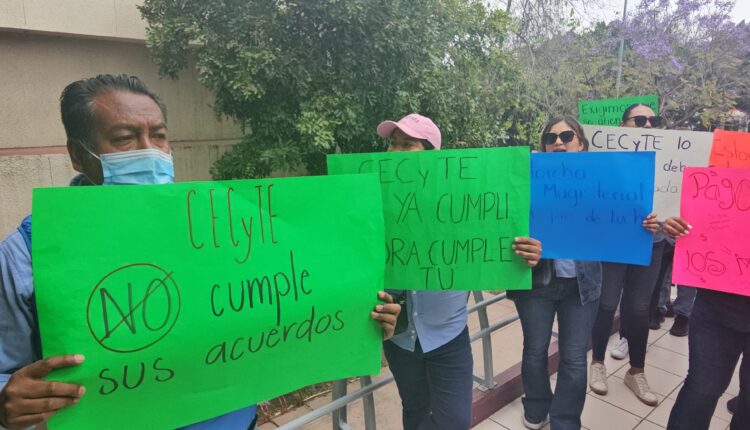 Manifestación maestros Cecyte 3