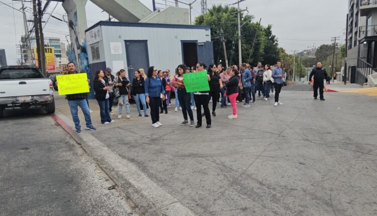 Manifestación padres de familia Poli 3