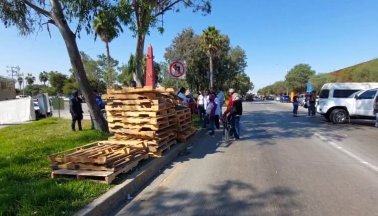 Bloqueo Maclovio Rojas Aeropuerto 2