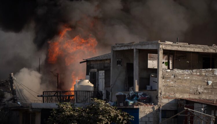 Incendio colonia 70-76 10