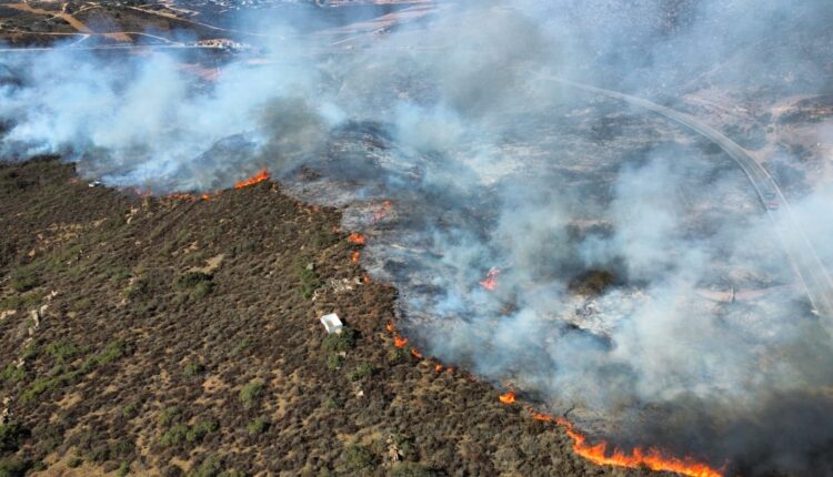 Incendio carretera a Ojos Negros 1