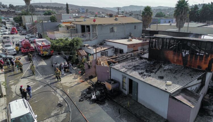 Incendio vivienda colonia Azteca 6