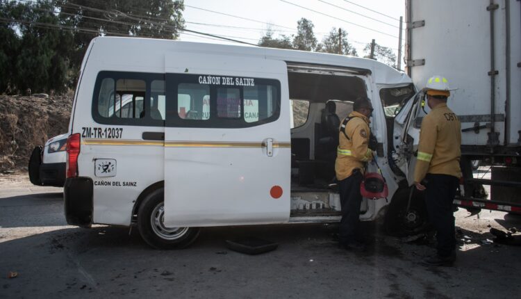 Choque taxi Cañón 1