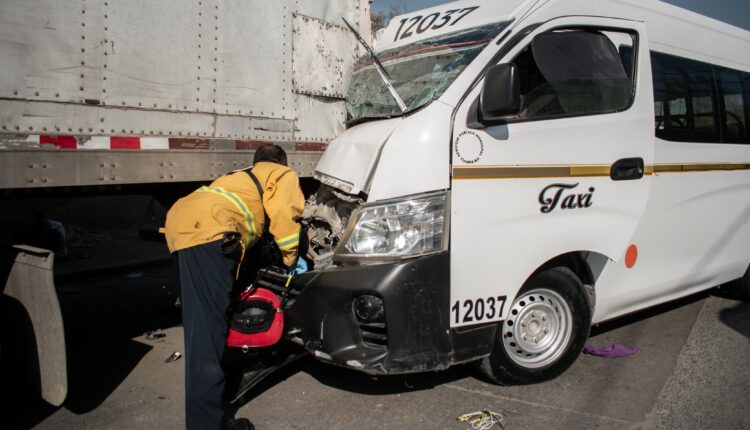 Choque taxi Cañón 2