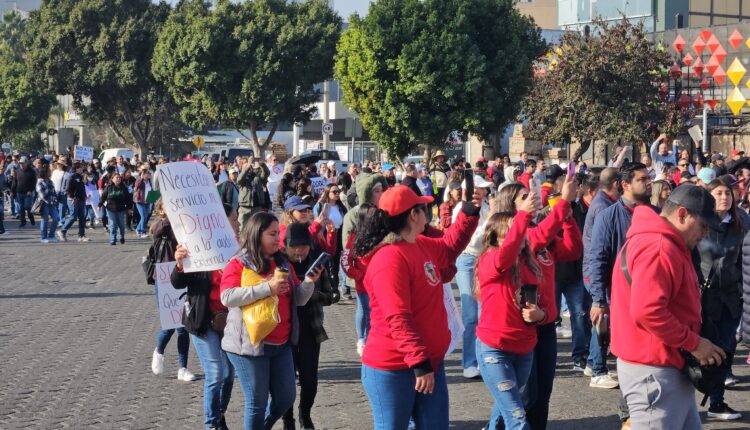 Manifestación Issstecali