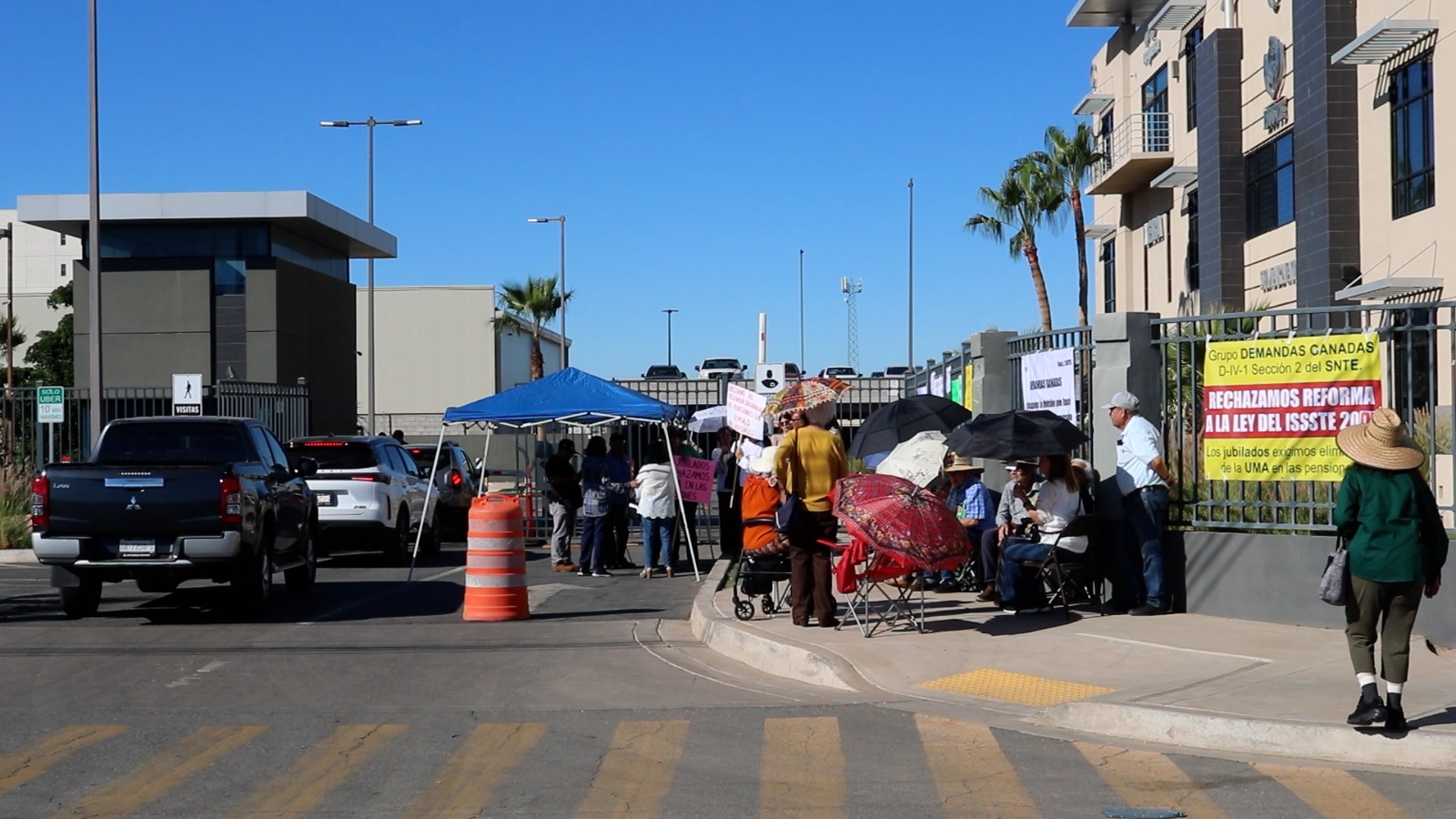 Protestan jubilados del ISSSTE para exigir pago de pensiones – ESQUINA 32